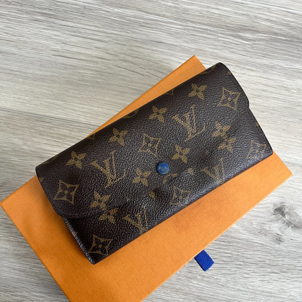 Louis Vuitton Emilie Wallet Blue